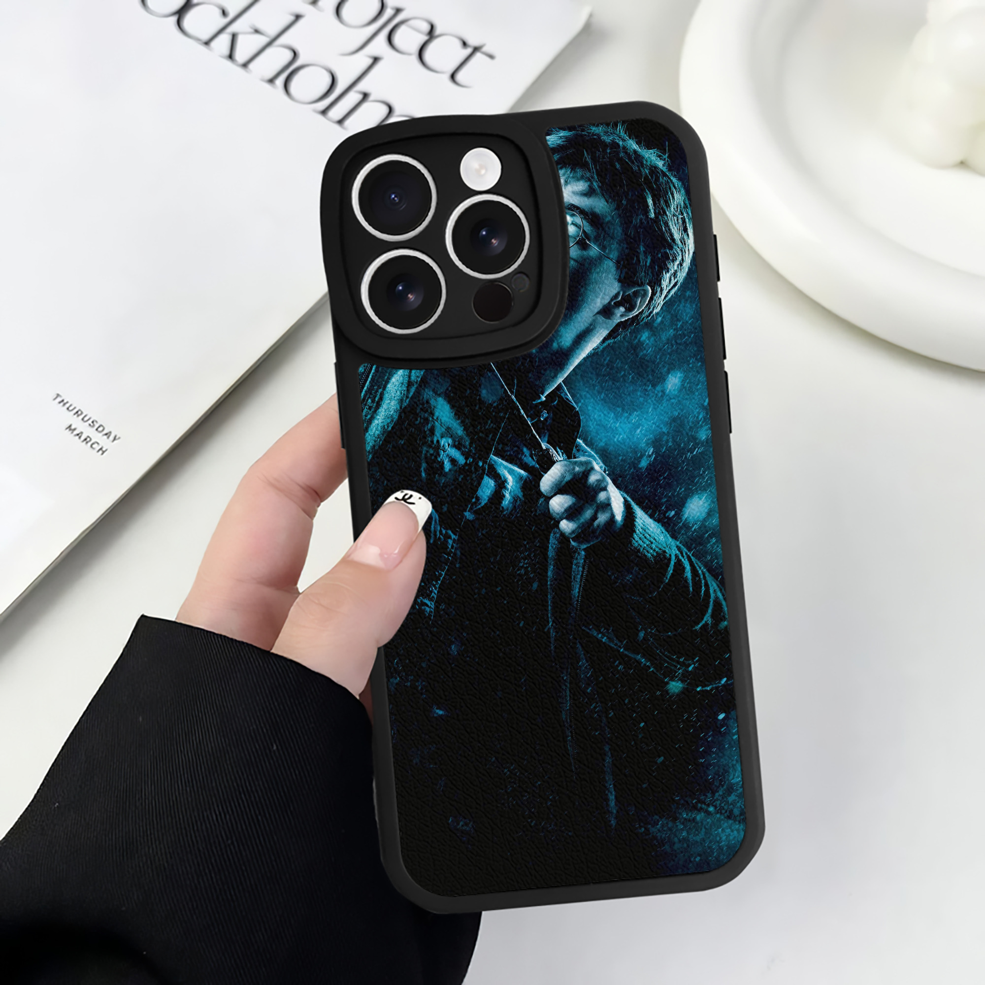 （画像用） Harry Potter ハリー・ポッターシリーズ 【iPhone 16シリーズ対応】シリコンスマホケース（レザー調） 材質：シリコン